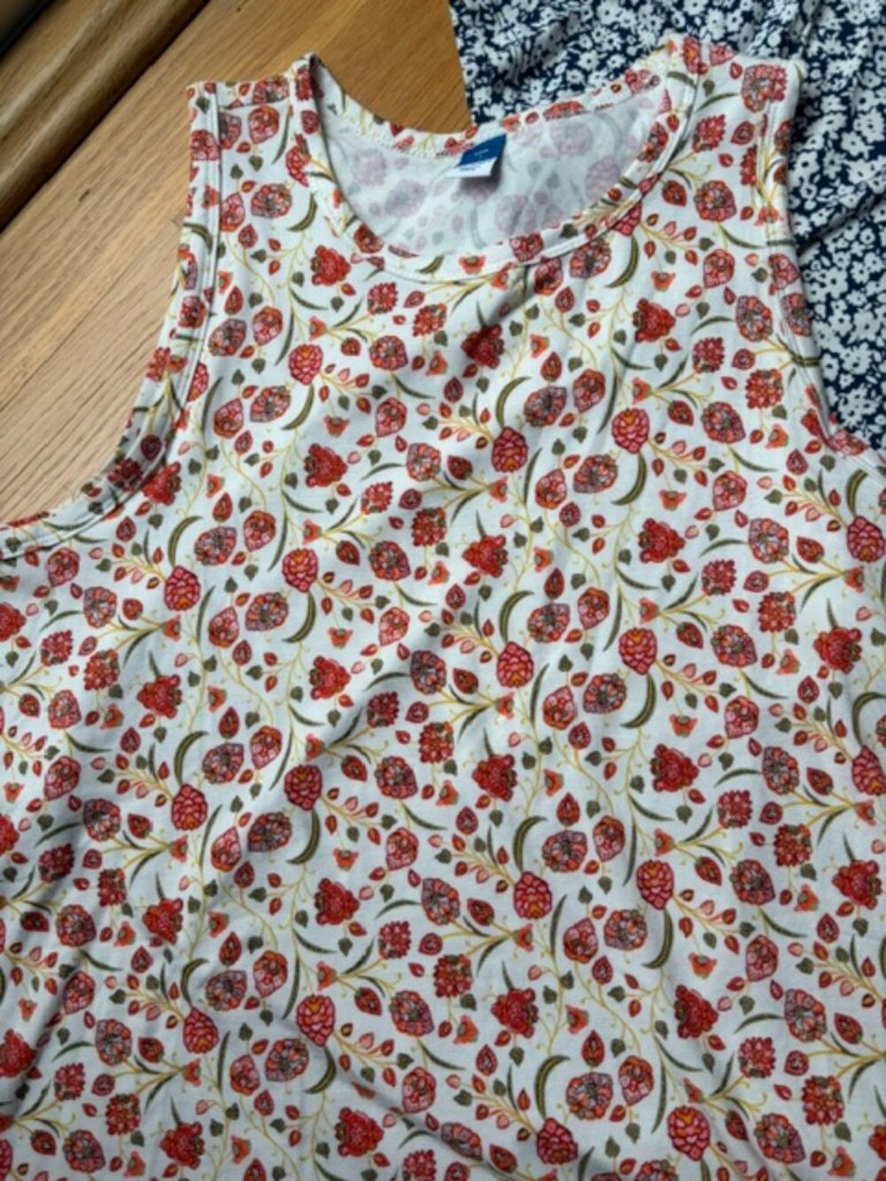 Set of Two Old Navy Luxe Tops - Picture 5 of 7